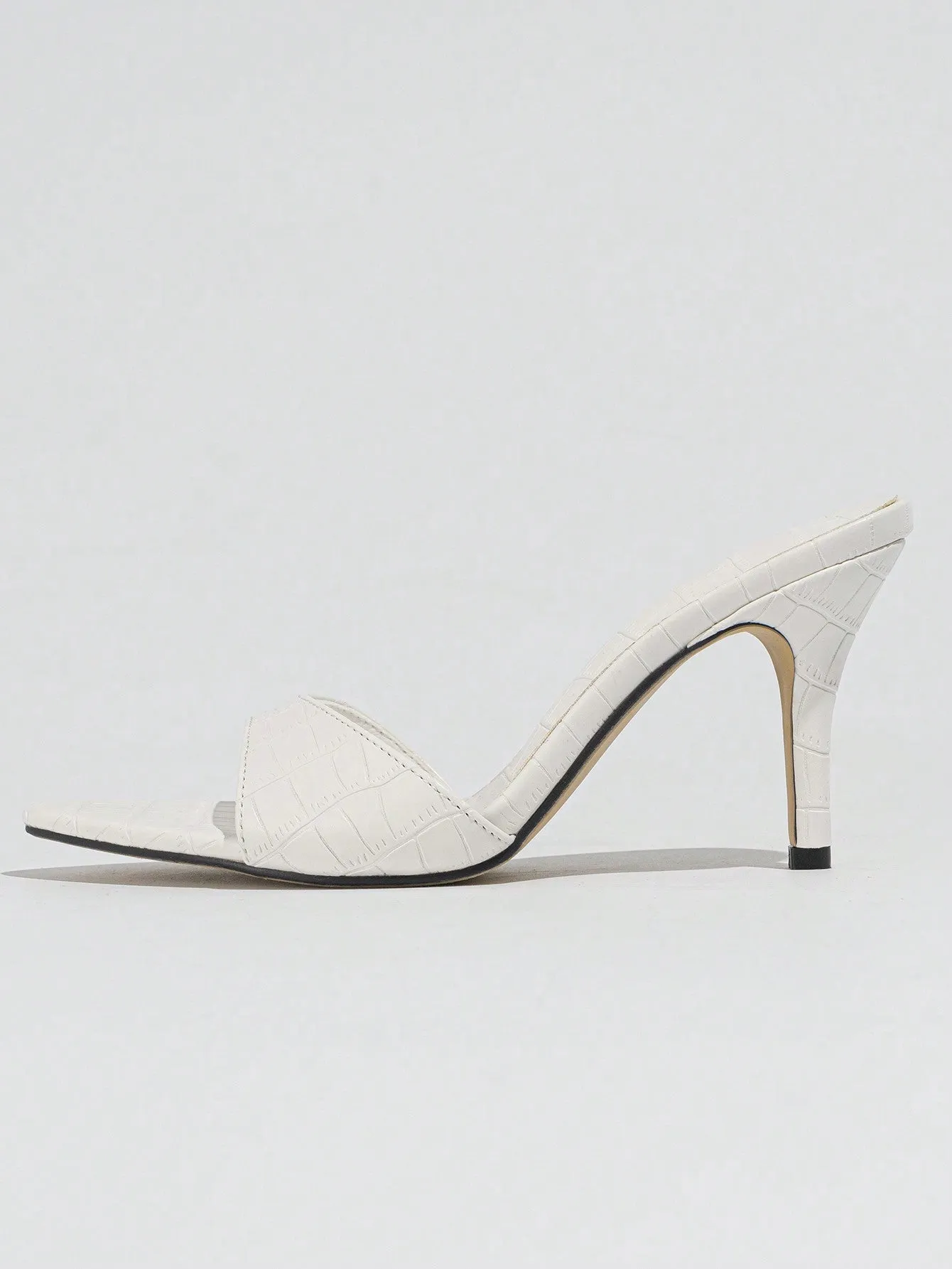 High-Heeled, Pointed-Toe, White Crocodile-Printed Mules With Stiletto