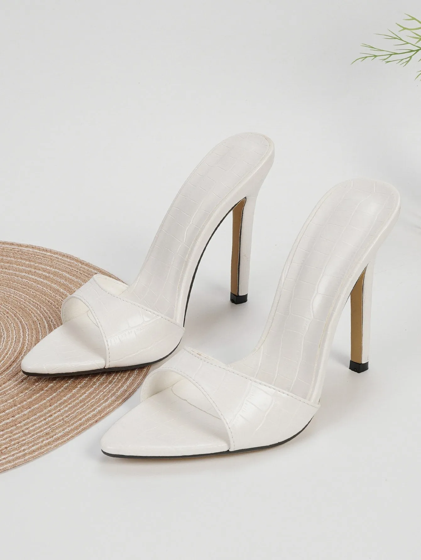 High-Heeled, Pointed-Toe, White Crocodile-Printed Mules With Stiletto