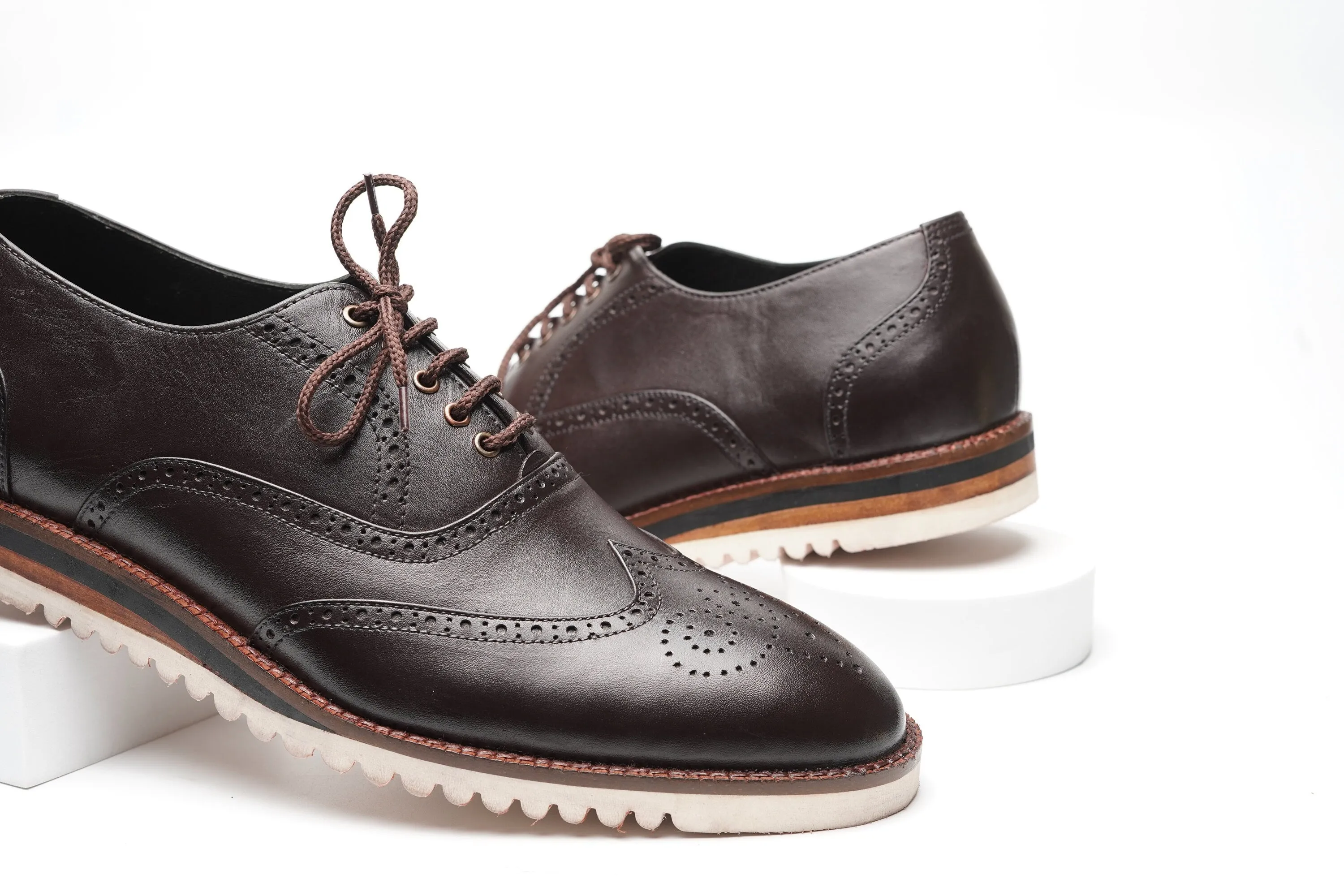 Real handmade Brown Hand Dyed, Hand Stitched Wingtip Oxford Casual Shoes Made of full Grain Natural Crust leather With Rubber Sole